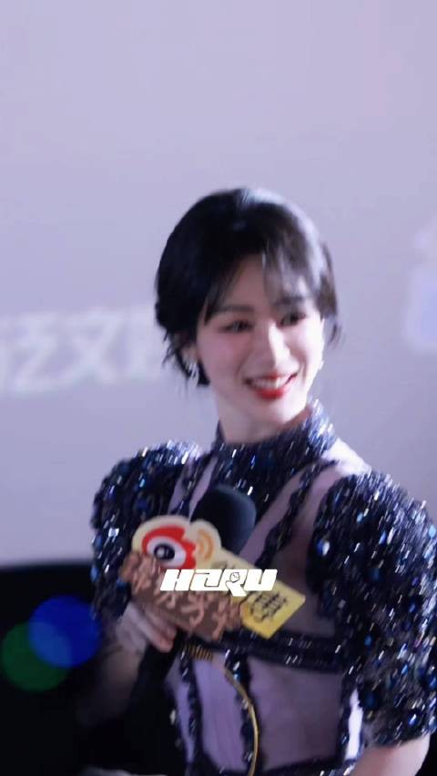 美紫入场！一进来就眼睛亮亮的好温柔好漂亮啊姐姐姐姐