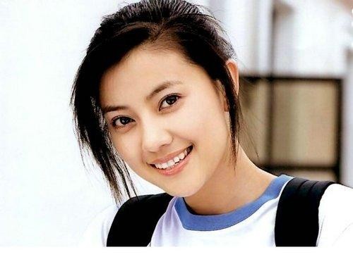 明星被星探发掘时，赵丽颖做销售，张庭做幼师，鹿晗给父母打电话