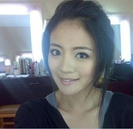 明星被星探发掘时，赵丽颖做销售，张庭做幼师，鹿晗给父母打电话