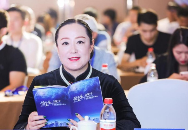 魏潇霞：电影界光芒背后的领航者