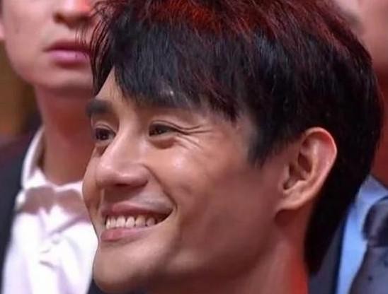 男星脸部大特写：李易峰暴露缺点，千玺有胡渣，杨洋无可挑剔！