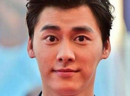 男星脸部大特写：李易峰暴露缺点，千玺有胡渣，杨洋无可挑剔！