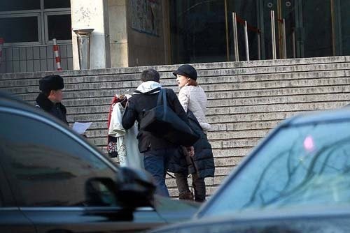 马年春晚主持延续6人阵容 何炅谢娜搭影视演员