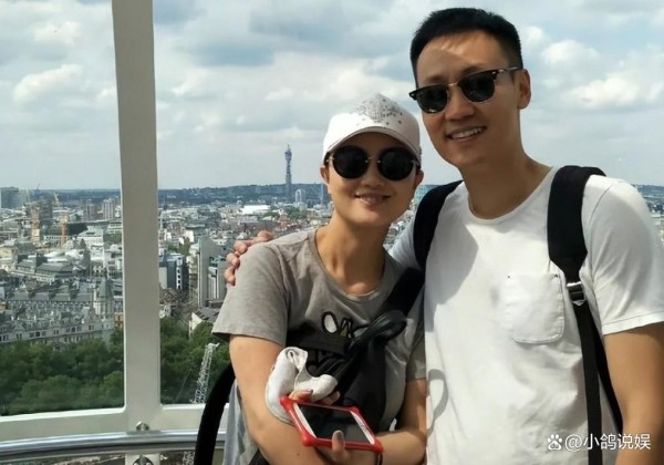 朱媛媛全家福温馨流出，当红时辛柏青选择淡出，这才是真爱！