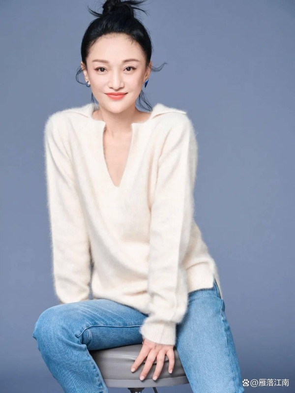 周迅：年少成名，多次获得影后，至今50岁依旧单身
