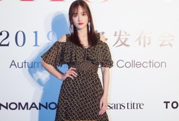 穿衣搭配排名：第一名迪丽热巴，董璇第二名，最后一名是她