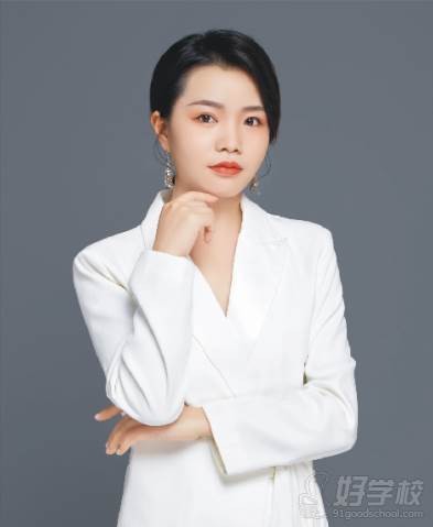 LUCY 老师
