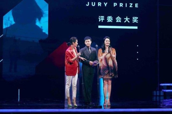 大嘴女神姚晨成长历程，看北影校友间的明星关联
