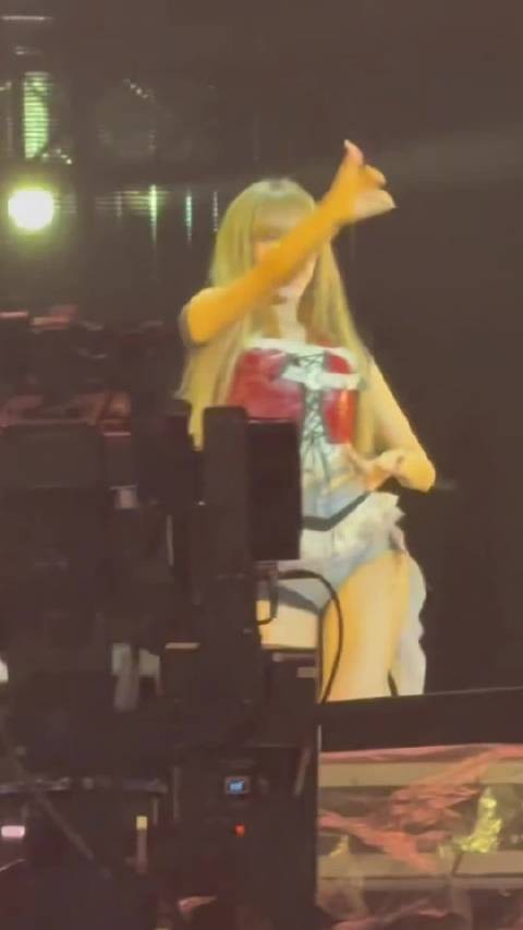 Blackpink高阳演唱会Lisa《jump》直拍引热议