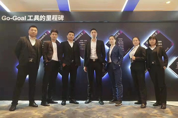 成都女子分手被前男友纠缠雇环宇兄弟保镖防身