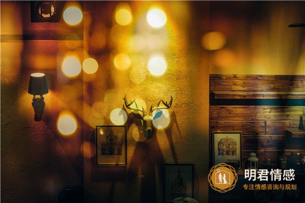 容易暧昧上头的星座,只会玩暧昧从来不会真的跟你在一起的星座男