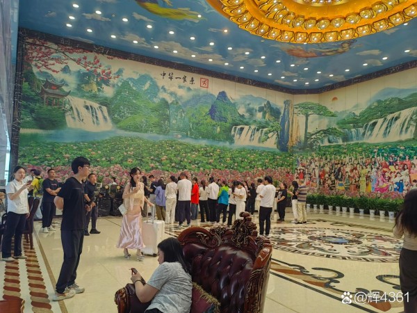 探秘明星私藏打卡地！万家丽凭什...@辉4361的动态