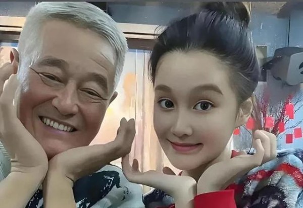 赵本山“放养”女儿，赵珈萱的星二代之路为何如此艰难？