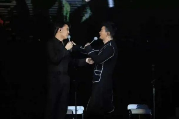 他是中国“最倒霉”的歌手，自己写的歌唱不红，别人一唱就红
