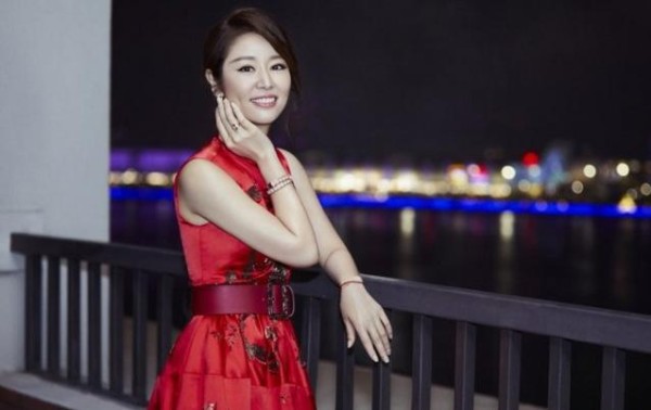 林心如工作室晒美照遭黑粉炮轰，一言不合林心如直接回怼粉丝！