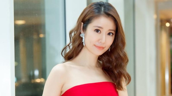 林心如工作室晒美照遭黑粉炮轰，一言不合林心如直接回怼粉丝！
