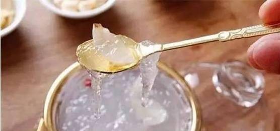 揭秘燕窝姐姐的本名：揭开真实姓名之谜
