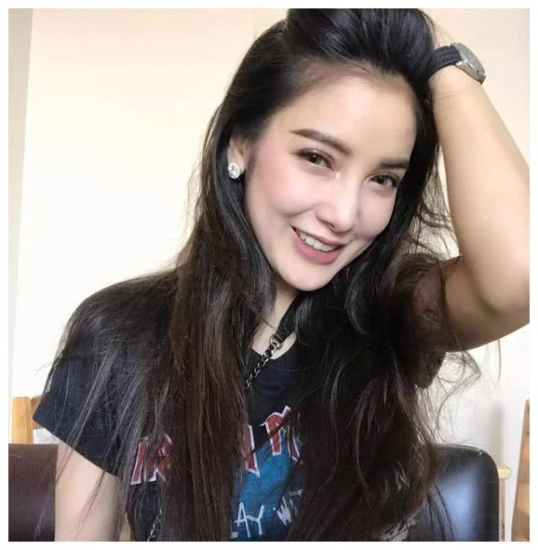 当红女星自曝悲惨离奇身世：哥哥真实身份是生父，母亲其实是奶奶