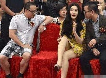 娱乐圈的水有多深？6张图片，只掀开了遮羞布的一角