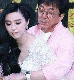 娱乐圈的水有多深？6张图片，只掀开了遮羞布的一角