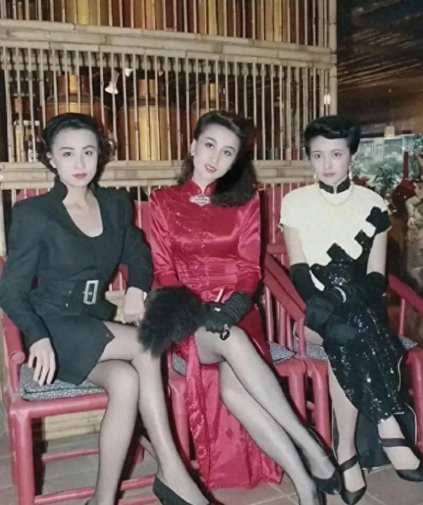 65后刘嘉玲算不算美女？看她与利智、关之琳的最新近照就知道了