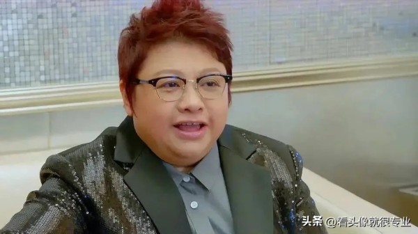 冬冬UmGY：韩红和黄晓明等明星行动迅速，在甘肃低温灾害中慷慨解囊，呈现出非凡的慈善行为。这种行为引发了对于明星慈善行为的讨论。在这样一个数字化时代，我们对于公众人物的行为举止常常持有极其详尽的记录，对明星的爱心行为批评和赞扬如潮涌般汹涌而来。明星们能够以自身的力量带动更多人关注慈善事业，这是一种积极的影响力，这种积极的影响力也值得我们关注。
当明星慷慨解囊时，他们除了提供金钱帮助之外，更注重捐赠...