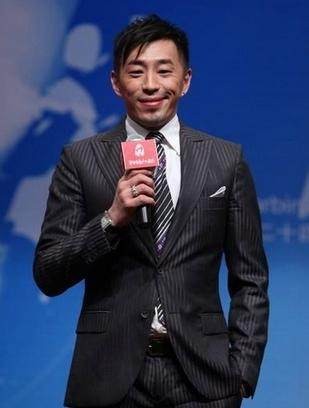 星二代出身，因一角走红，没戏拍开餐馆却因咽喉癌去世，年仅40岁