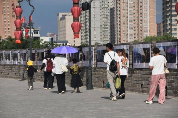 “在时光里遇见不一样的碑林”主题展览亮相城墙