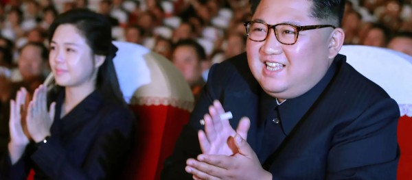 Лидер Северной Кореи Ким Чен Ын и его жена Ли Соль Чжу на концерте Корейской народной армии - 俄罗斯卫星通讯社, 1920, 01.07.2020