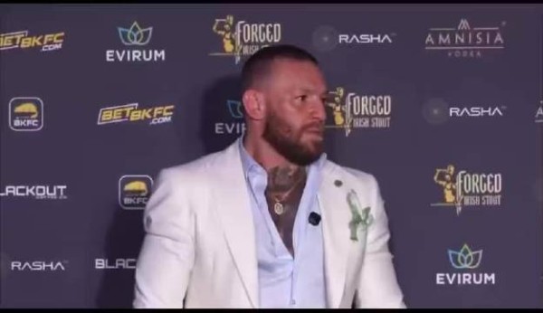 “嘴炮”康纳·麦格雷戈(Conor McGregor)的瘾来了