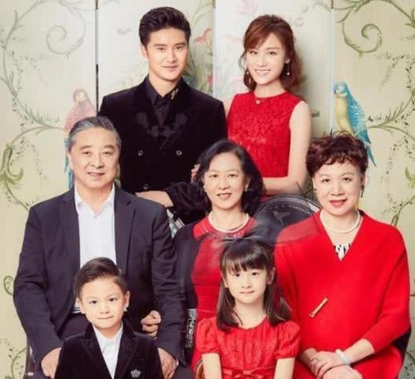 父子母女长得像不算啥，祖孙三代用一张脸才稀奇，这三家不得不服