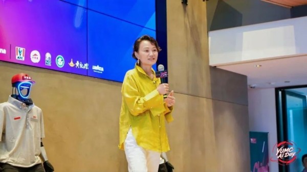 这个智能体，要当2万家店的“幕后参谋”？