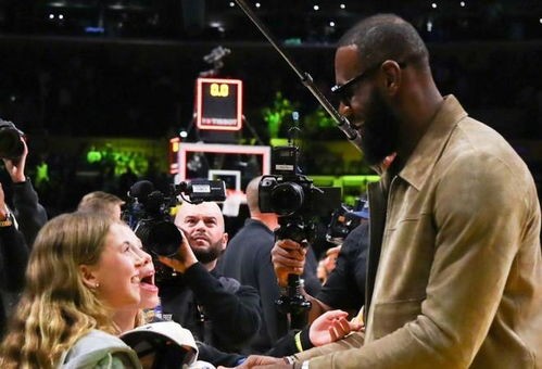 NBA 2024自由市场风云：巨星争夺战烽烟四起