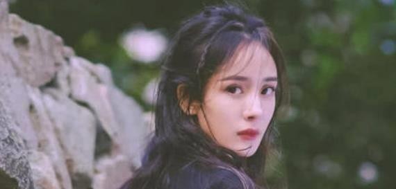 微博明星势力榜揭晓：杨幂失去前十，惊人第一引人瞩目！