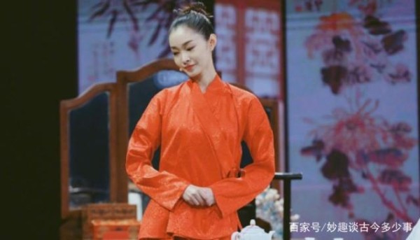 为《我就是演员》点赞：嘉宾点评张钧甯，字幕多了两个字，给力