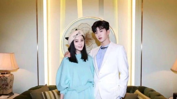 明星兄弟姐妹有多像？王鸥妹妹惊艳，这两人你能认出谁是谁吗