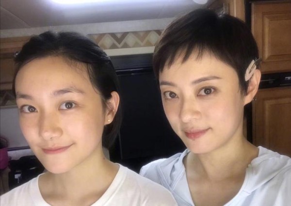明星兄弟姐妹有多像？王鸥妹妹惊艳，这两人你能认出谁是谁吗