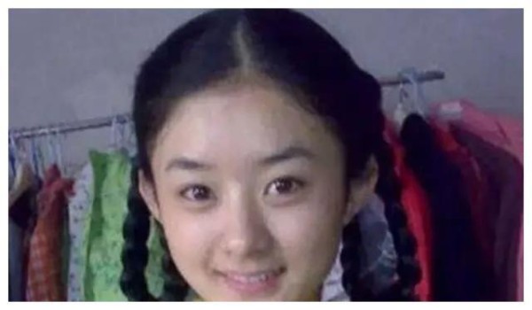 娱乐圈小花旦原来是上位的，细扒赵丽颖上位史。