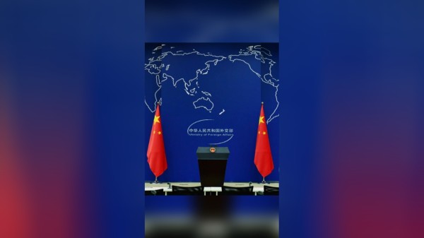郎才女貌！欧文携妻子威尔克森出席ESPY颁奖盛典！