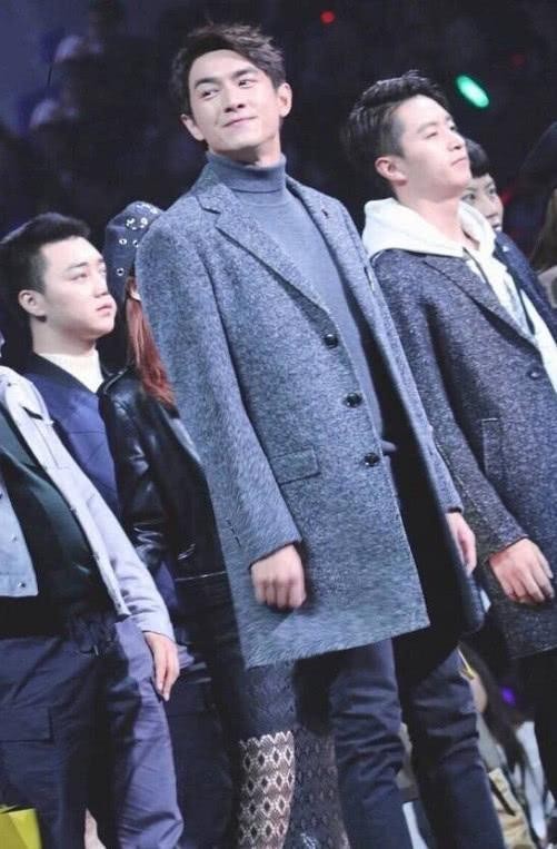 有种型男叫林更新，“穿衣显瘦，脱衣有肉”，不愧是九亿少女的梦