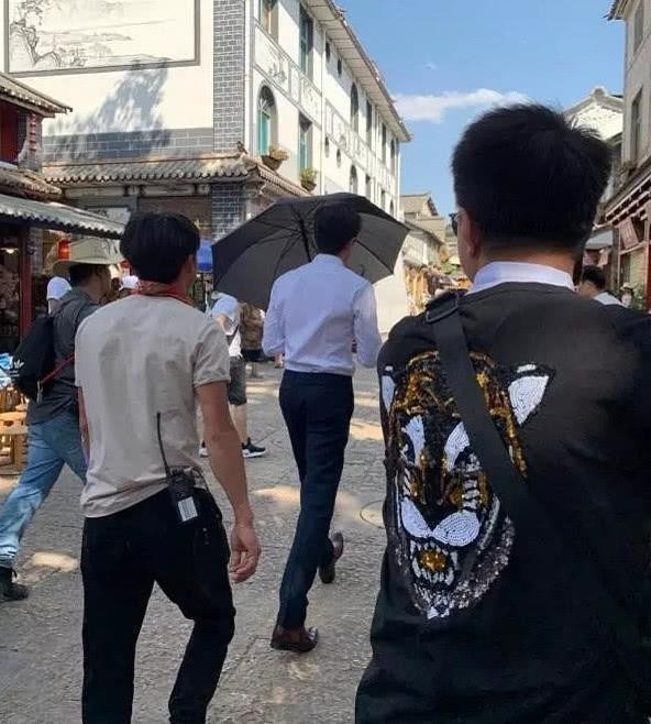 有种型男叫林更新，“穿衣显瘦，脱衣有肉”，不愧是九亿少女的梦