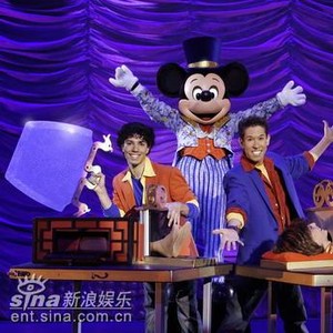 迪士尼与魔幻明星共同打造“米奇明星魔幻秀”