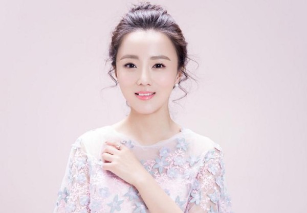 盘点颜值不输明星的八大配音演员，看看谁最美艳？