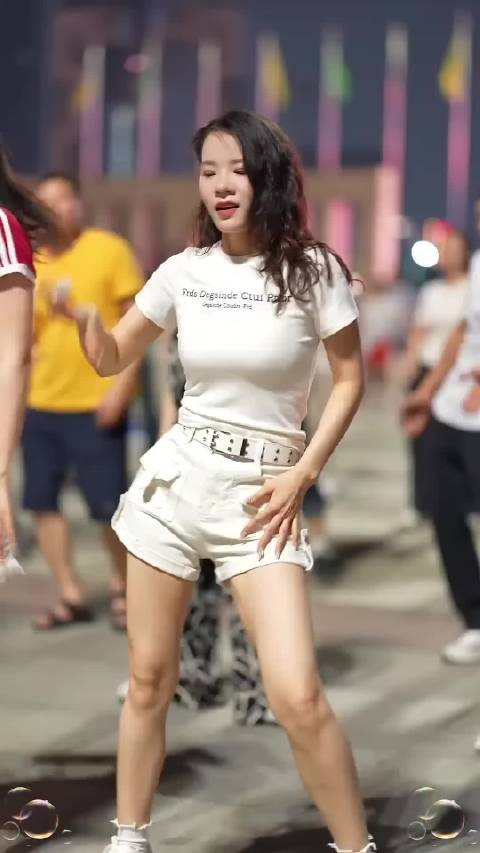 跟着节奏摇摆,快乐就是这么简单!