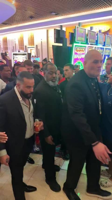 “嘴炮”康纳·麦格雷戈(Conor McGregor)去迈阿密硬石赌场!