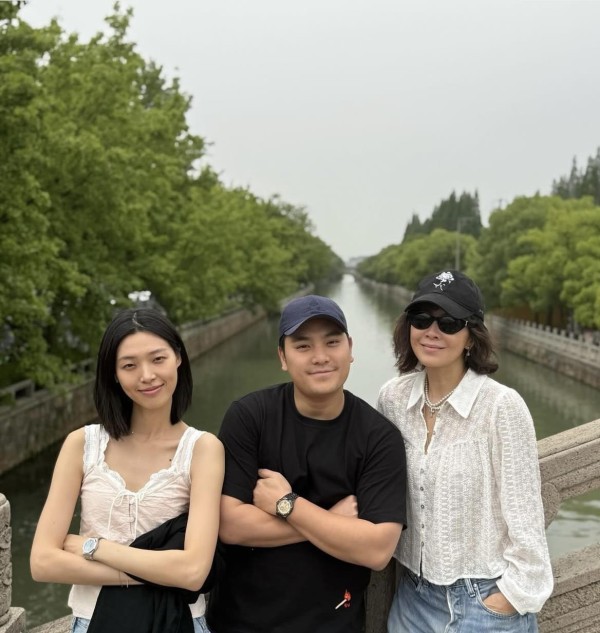 刘嘉玲回故乡聚会！真情依旧暖人心！友情为何比名利更重要？