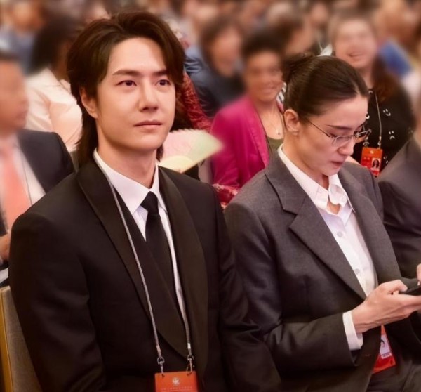 央妈镜头下的章子怡吴京 明星齐聚文明对话会议