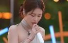 张碧晨衣服引热议，卡脖子+卡裆，上厕所真的方便吗？