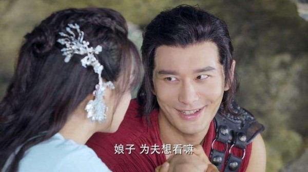 黄晓明人气口碑双双下滑 《中餐厅》因这动作被怒喷