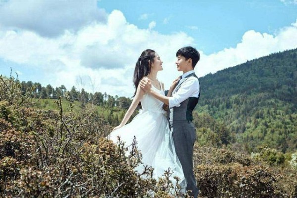 最爱掐点公布喜讯的明星夫妻有哪些？张杰谢娜、唐嫣罗晋上榜